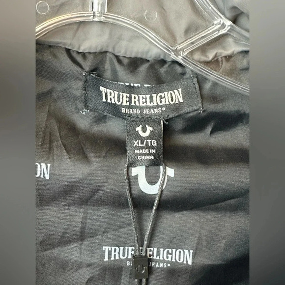 NWTS. TRUE Religion Puffer Jacket - Picture 5 of 12